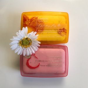 Bundle of 2 citrus 🍊exfoliating bath soaps